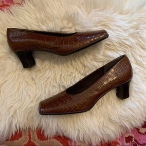 Minimalist square toe brown crocodile pumps 38 7.5